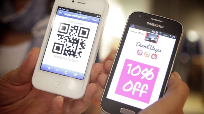 You can apply the QR Messenger code to fashion retailers