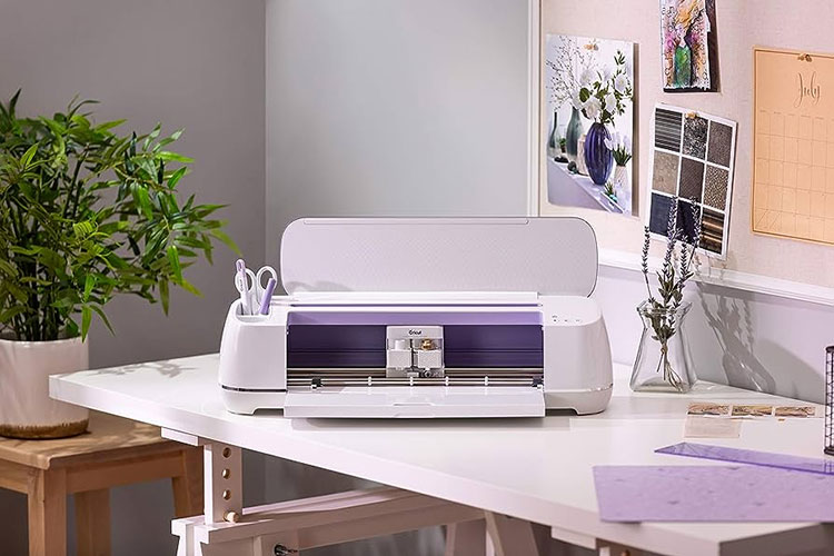 Cricut Maker - Smart Cutting Machine - With 10X Cutting Force, Cuts 300+  Materials, Create 3D Art, Home Decor & More, Bluetooth Connectivity