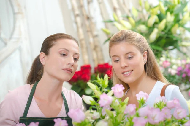 Participate in a flower arranging class with Mom