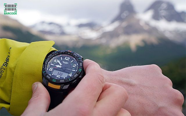 Your hiking watch Garmin should include a compass
