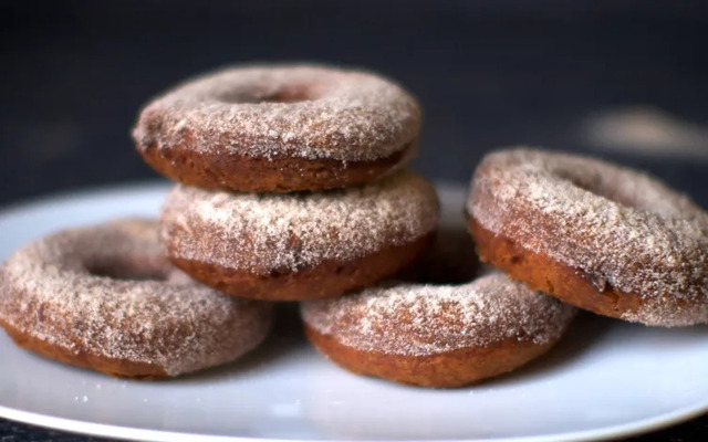 Apple cider donuts