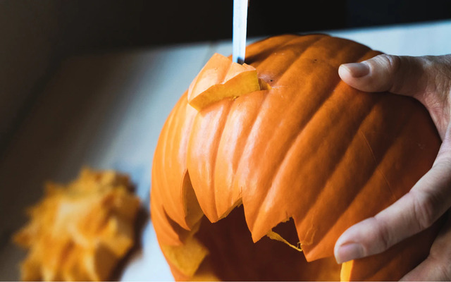 When should you carve pumpkins for Halloween?